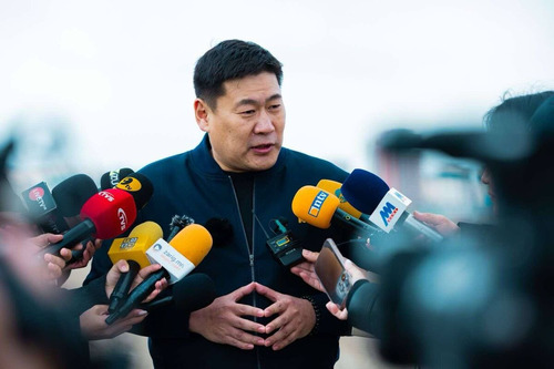 Л.Оюун-Эрдэнийн ''кноп''-ын тулаан